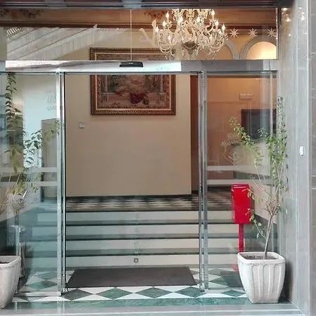 מלון Boutique Almenas 3*
